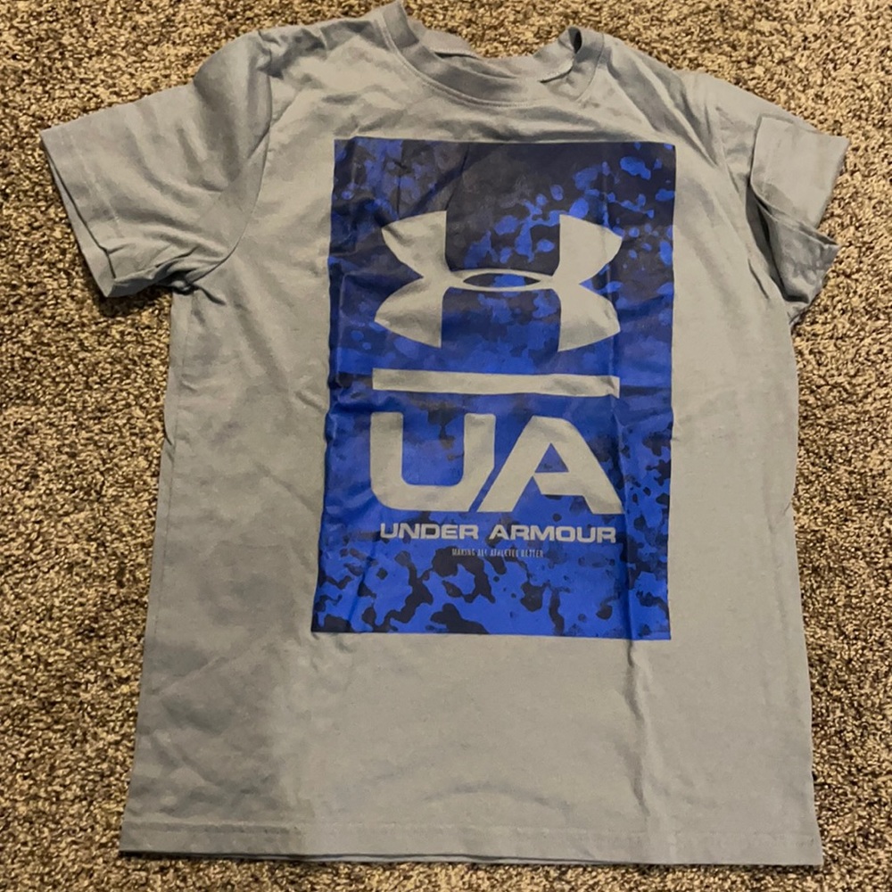 Under Armour T-shirt